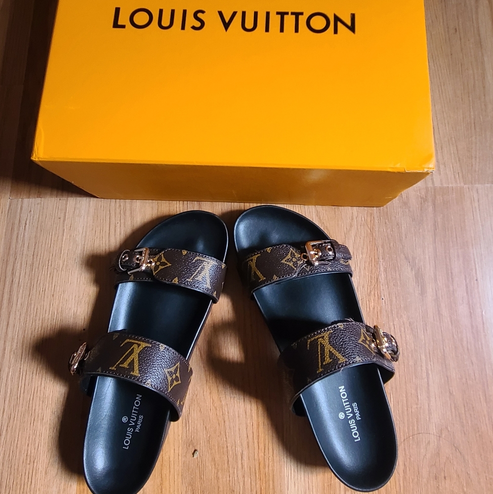 LV Bom Dia Flat Mules size 40 (8-8.5)